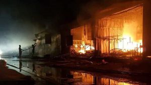 Cháy lớn tại Trung tâm thương mại thị trấn Cái Dầu, An Giang Cháy lớn tại Trung tâm thương mại thị trấn Cái Dầu, An Giang