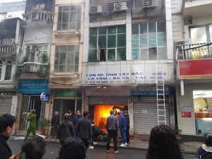 Hà Nội: Xử lý nhanh sự cố cháy nhà dân ở phố Hương Viên Hà Nội: Xử lý nhanh sự cố cháy nhà dân ở phố Hương Viên