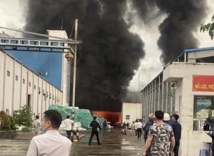 Cháy lớn tại Khu Công nghiệp Long Giang Cháy lớn tại Khu Công nghiệp Long Giang
