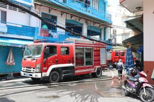 TP.HCM: Cháy lớn thiêu rụi căn nhà trong hẻm tại Q.Bình Thạnh TP.HCM: Cháy lớn thiêu rụi căn nhà trong hẻm tại Q.Bình Thạnh