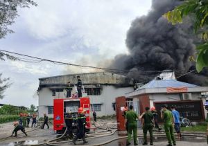 Công ty may Woochang Việt Nam báo vụ cháy lớn gây thiệt hại khoảng 7 triệu USD Công ty may Woochang Việt Nam báo vụ cháy lớn gây thiệt hại khoảng 7 triệu USD