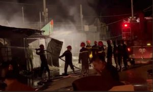 Điện Biên: Cháy lớn thiêu rụi nhiều gian hàng ở Chợ Mường Thanh Điện Biên: Cháy lớn thiêu rụi nhiều gian hàng ở Chợ Mường Thanh