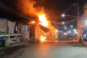 Cháy lớn Nhà văn hoá khu phố ở Đồng Nai Cháy lớn Nhà văn hoá khu phố ở Đồng Nai